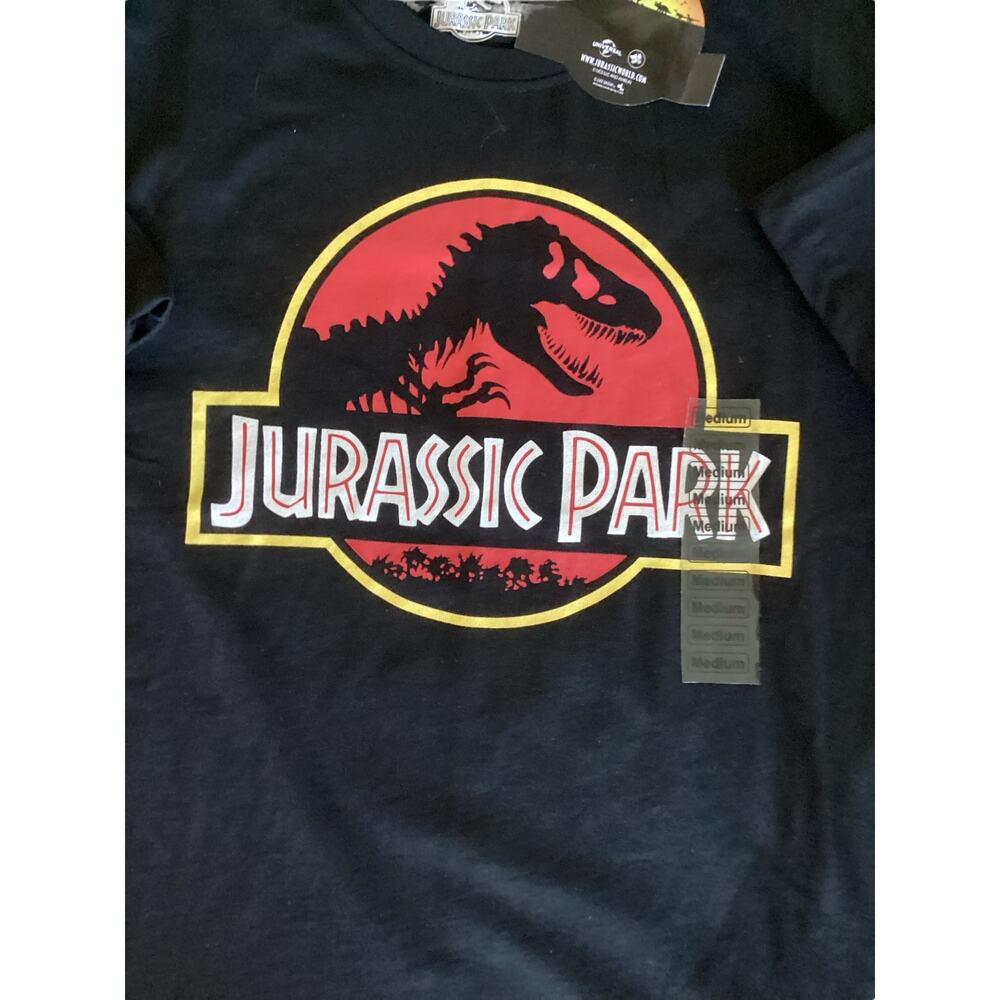 Official Jurassic Park Logo NWT Gra[hic T-Shirt Size M Dinosaur